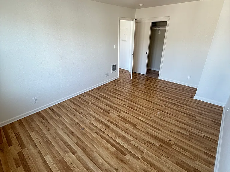 419 Cypress Ave #5 — Photo 1
