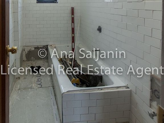2nd image of 3142 42nd St APT 3F