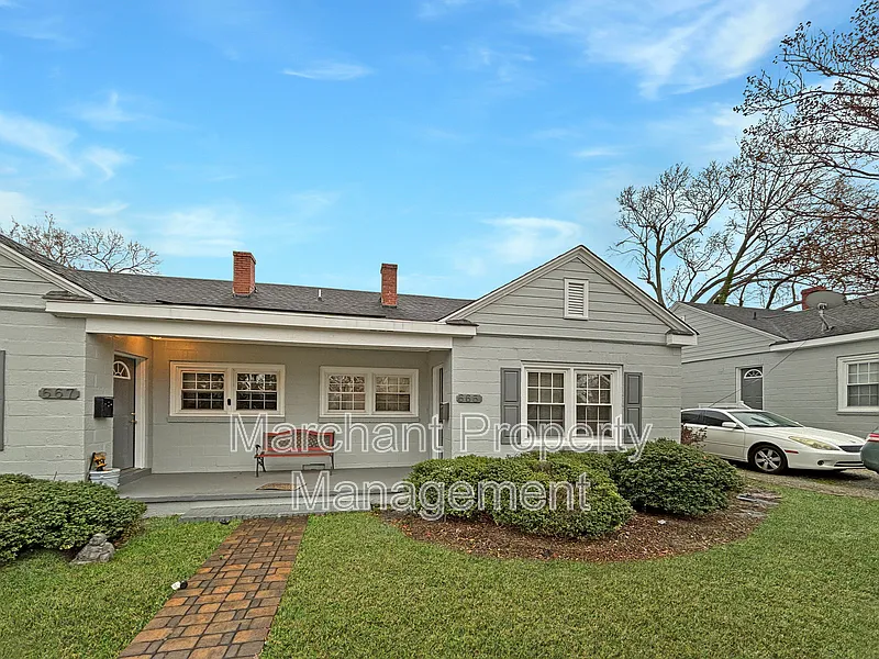 665 Ravenel St