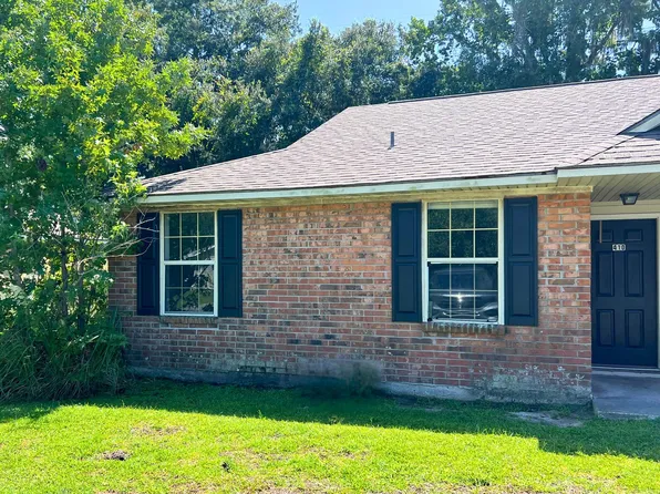 410 Admirals Walk Dr, Saint Marys, GA 31558