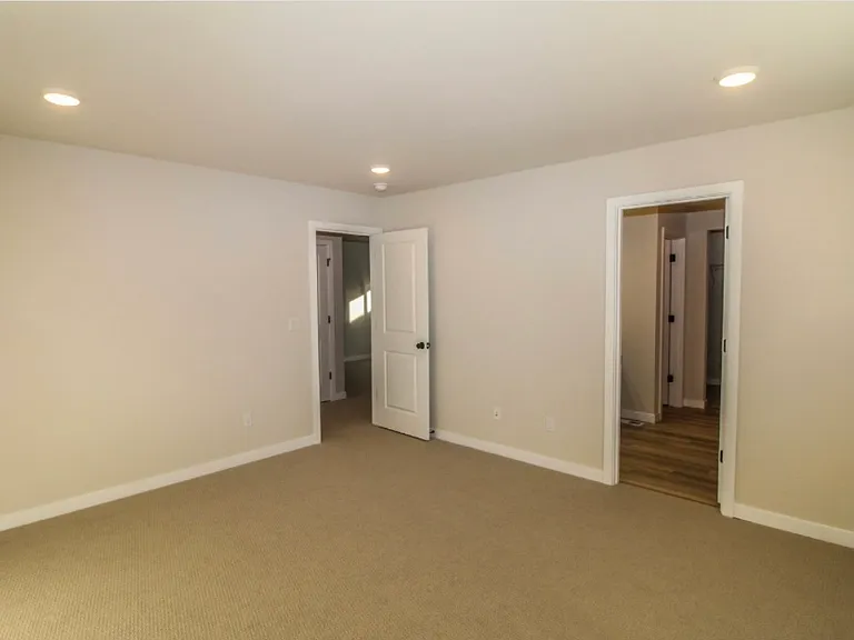 8422 52nd Pl NE — Photo 16