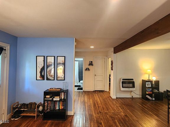 4th image of 8 Lofton Ln