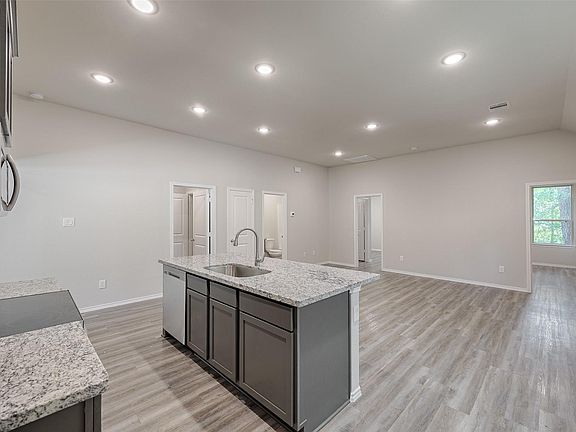 2nd image of 10696 Royal York Dr