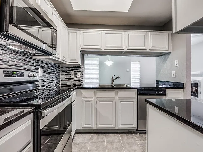 8601 Park Ln #416 — Photo 7