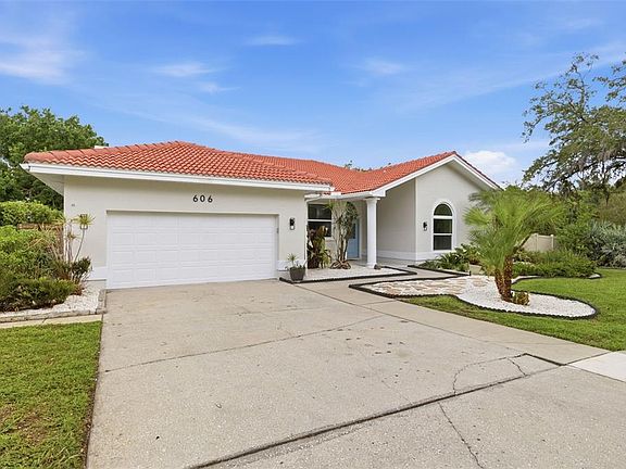 2nd image of 606 TOMOKA DRIVE