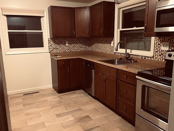 4th image of 1413 Avenue L
