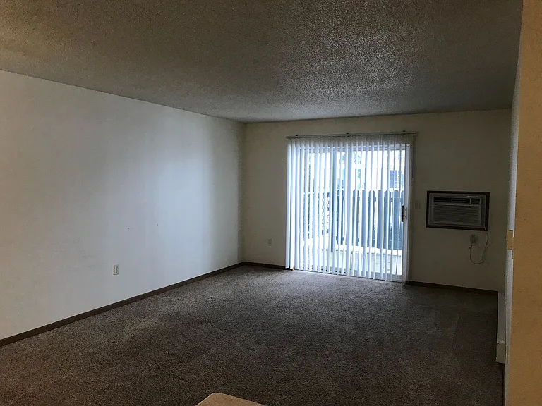 Murdock Apartments — Photo 31