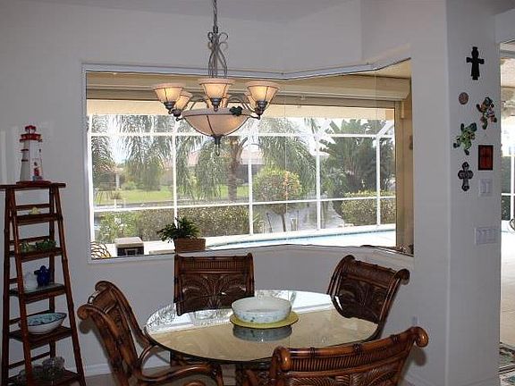 5th image of 329 Palm Isles Ct