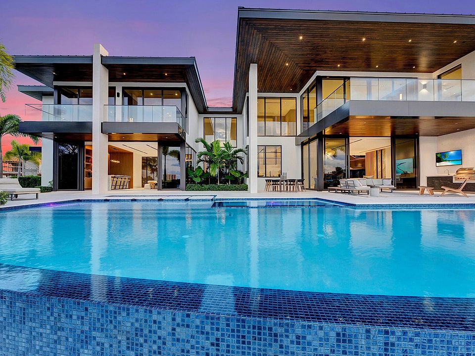 1st image of 829 Orchid Drive