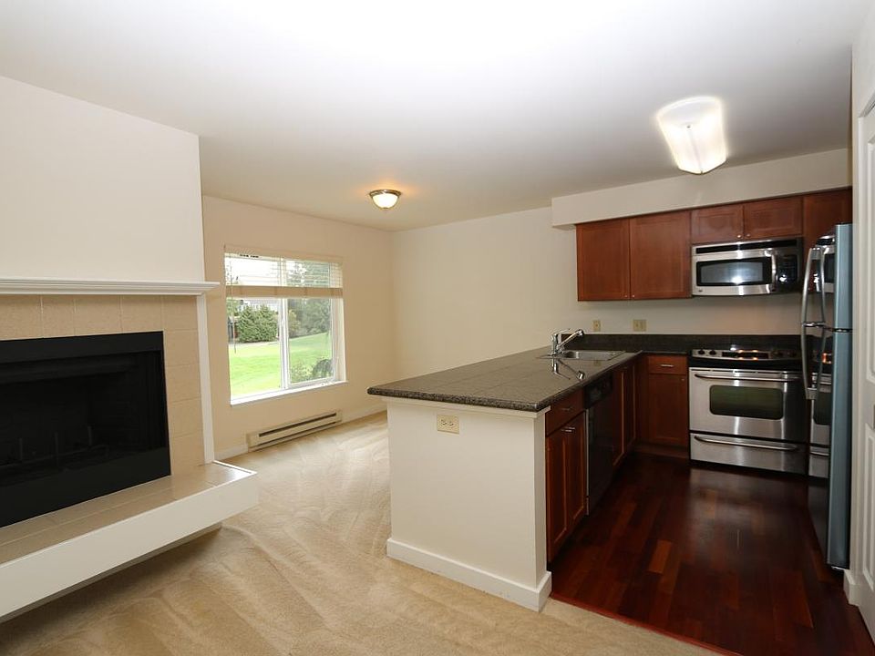 Kitchen & Dining with golf course views