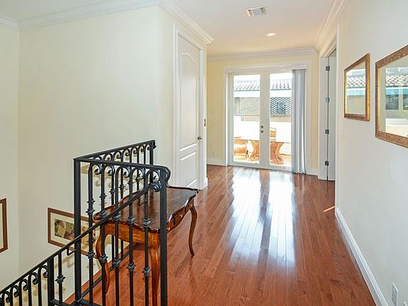 5th image of 1602 NE 1st St