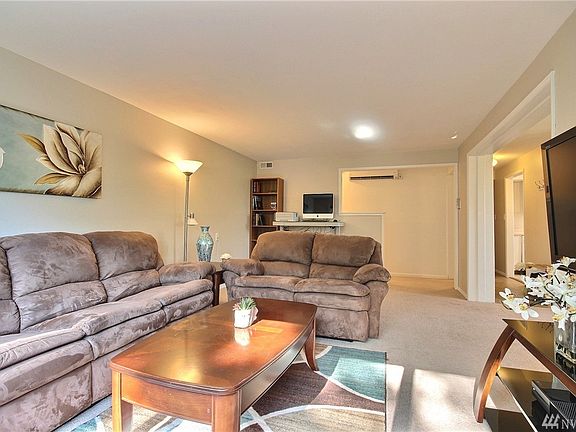 3rd image of 11825 11827 Glendale Way S