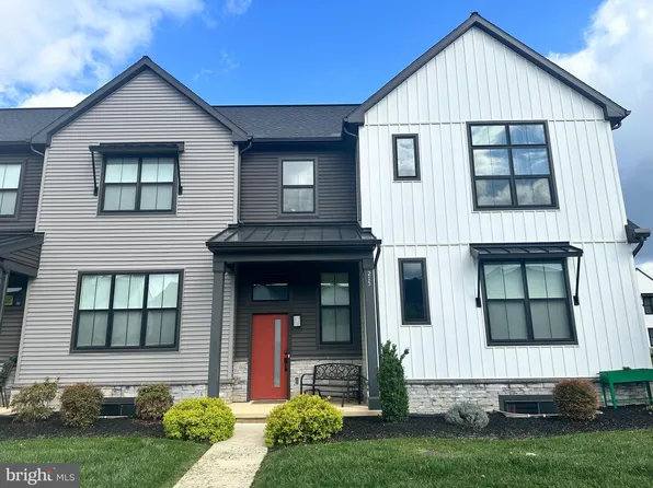 215 Estate Dr, Mechanicsburg, PA 17055