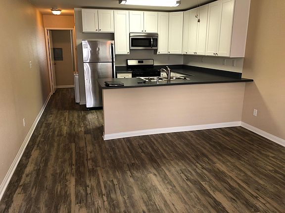 5th image of 4447 Illinois St #1/2-B