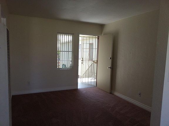 3rd image of 4438 Kansas St #4444D
