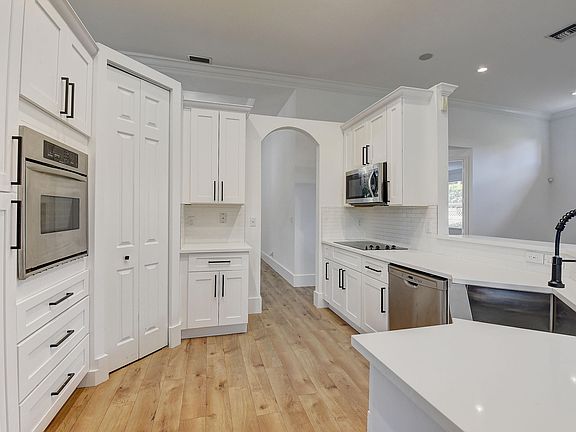 5th image of 12622 Oak Run Court