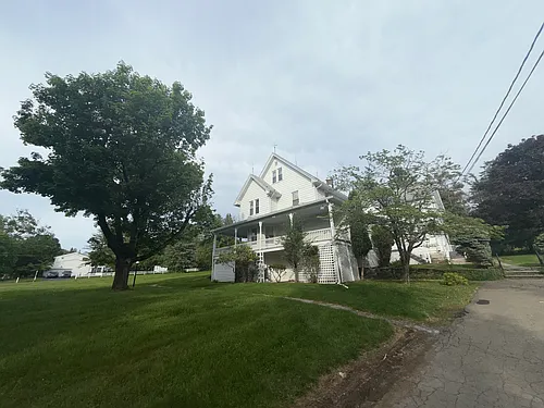 412 Gravel Pond Rd #8 Photo 1