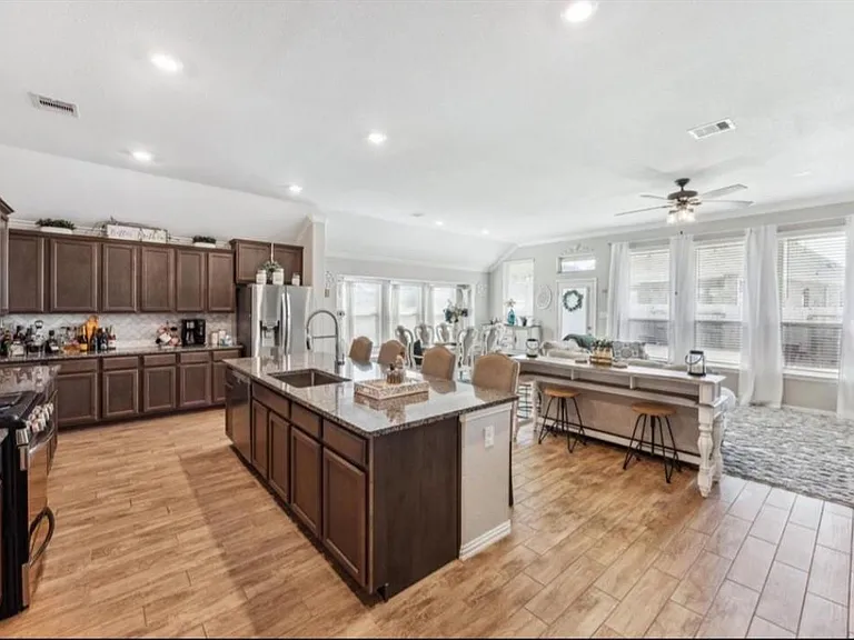 1902 Village Orchard Ln — Photo 10
