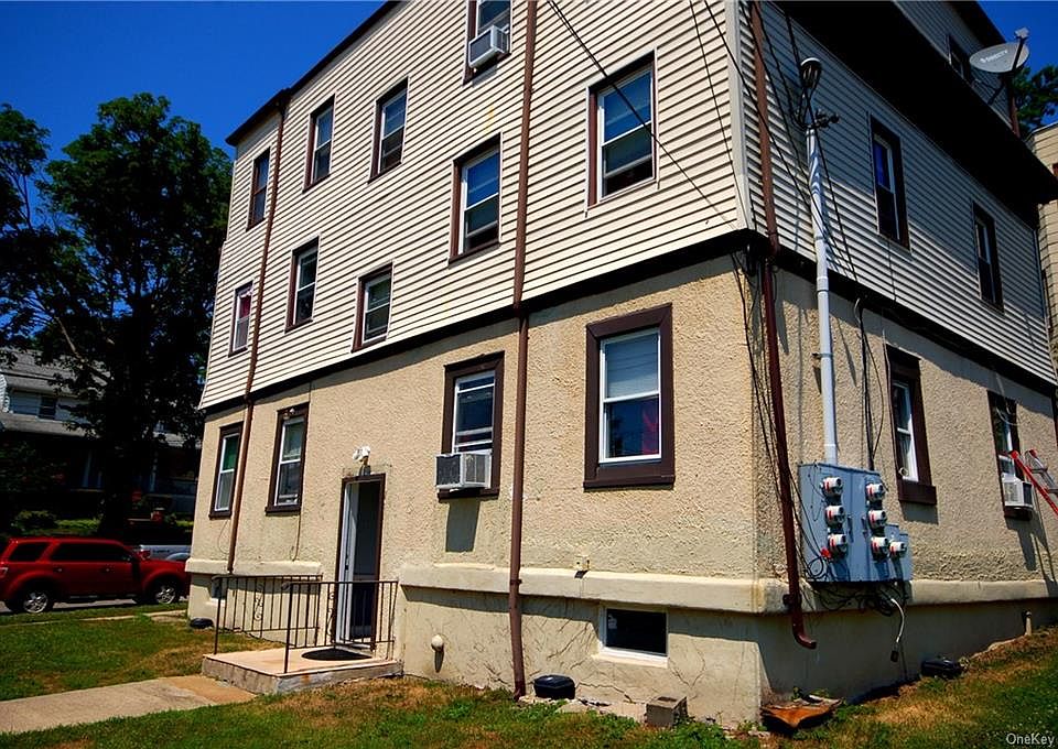 1st image of 139 Dubois Ave
