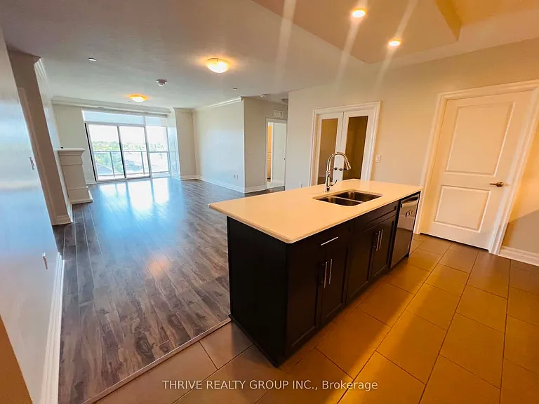 260 Villagewalk Blvd #707 — Photo 8