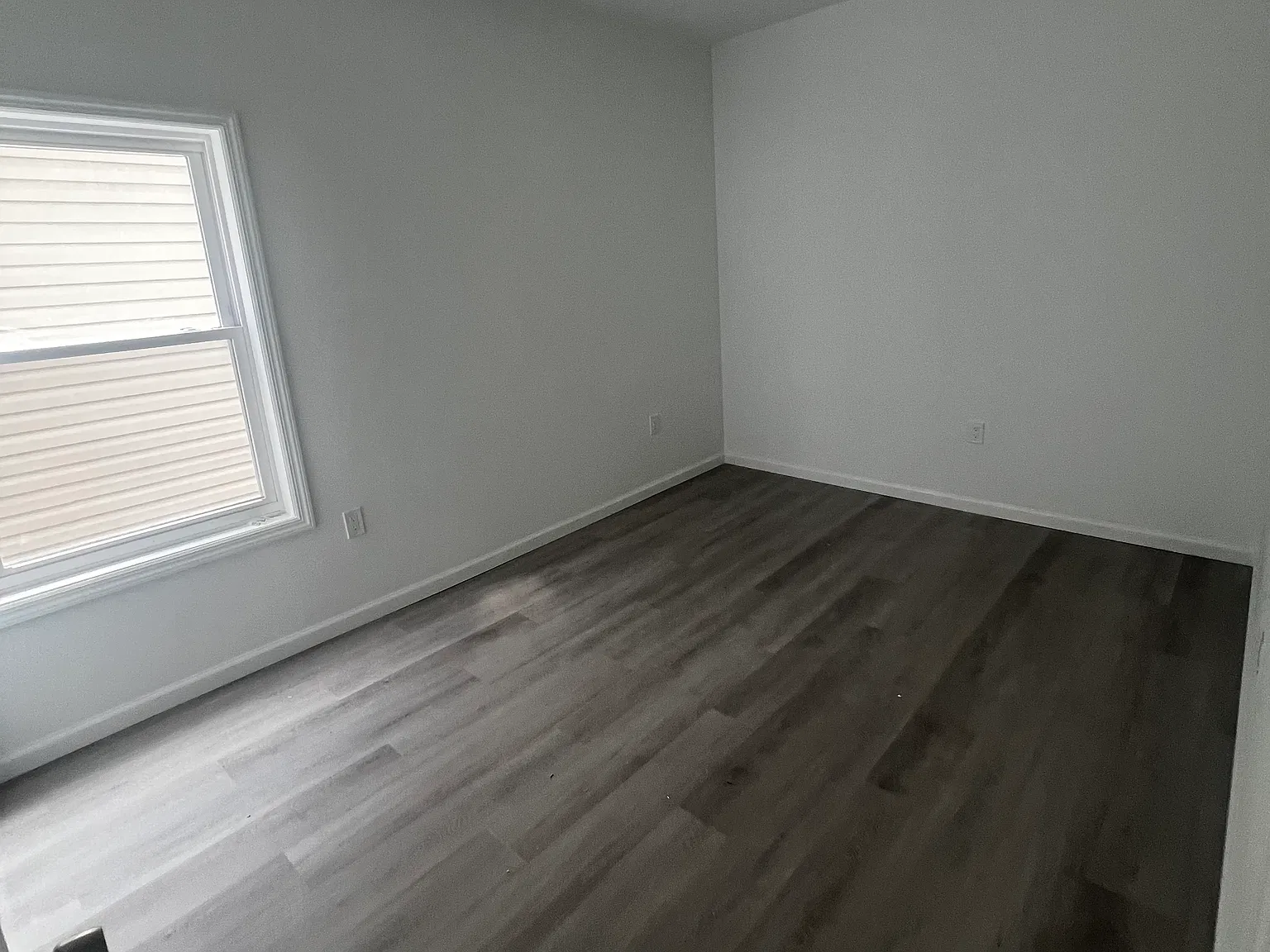 3 bed, 1100 sqft, $2,500 — Photo 2