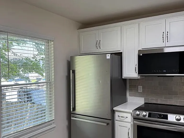723 Hemlock St #1 — Photo 3