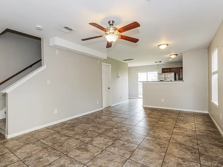 2130 Whittier Dr — Photo 6
