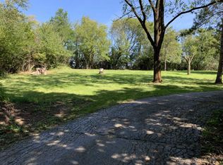 10702 Country Club Rd, Bull Valley, IL 60098