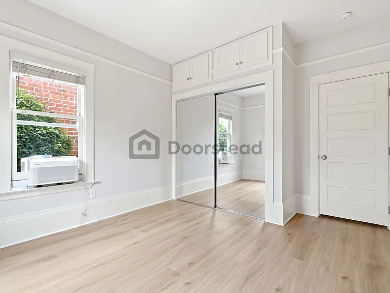 659 43rd St — Photo 20