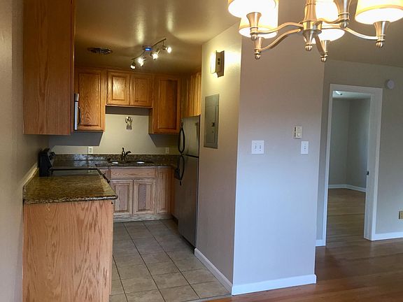 5th image of 718 N 4th St APT 15