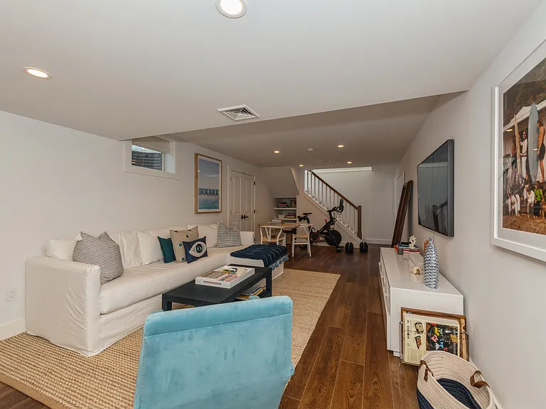 32 Denison Rd — Photo 17