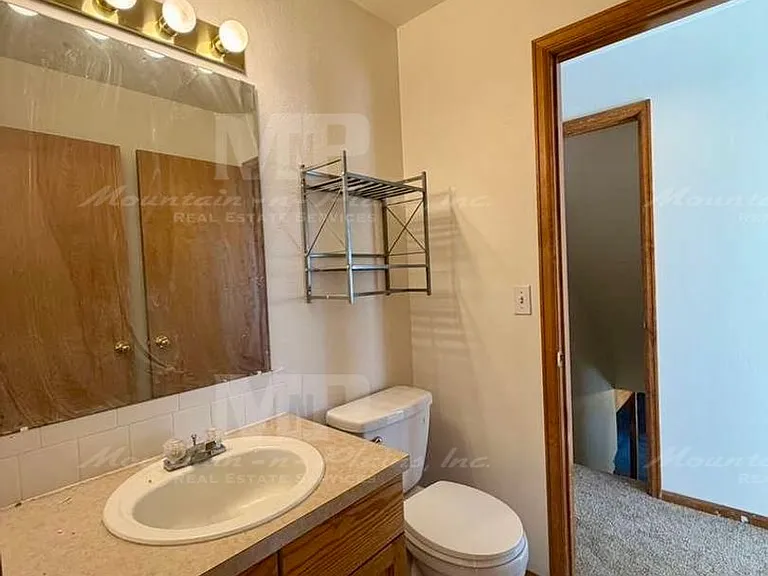 4400 Vista Dr — Photo 6
