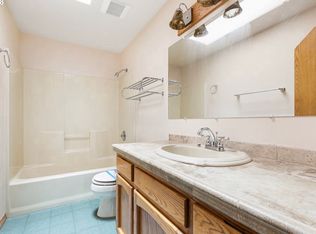 6580 NW Atkinson Ave, Redmond, OR 97756