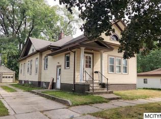 11-11 1/2 S Jackson Ave, Mason City, IA 50401