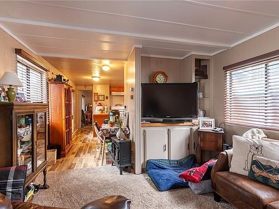 3rd image of 475 Thrush Dr #28