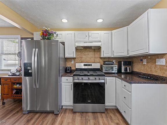 3rd image of 5560 Norquest Blvd