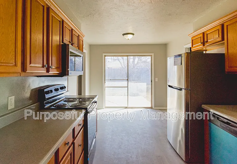 2624 N Markwell Ave — Photo 8