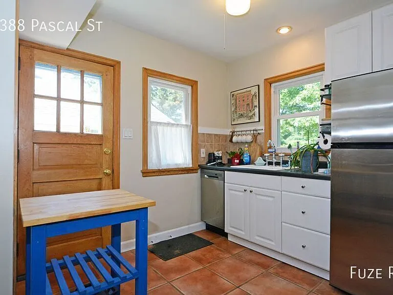 1388 Pascal St N — Photo 8
