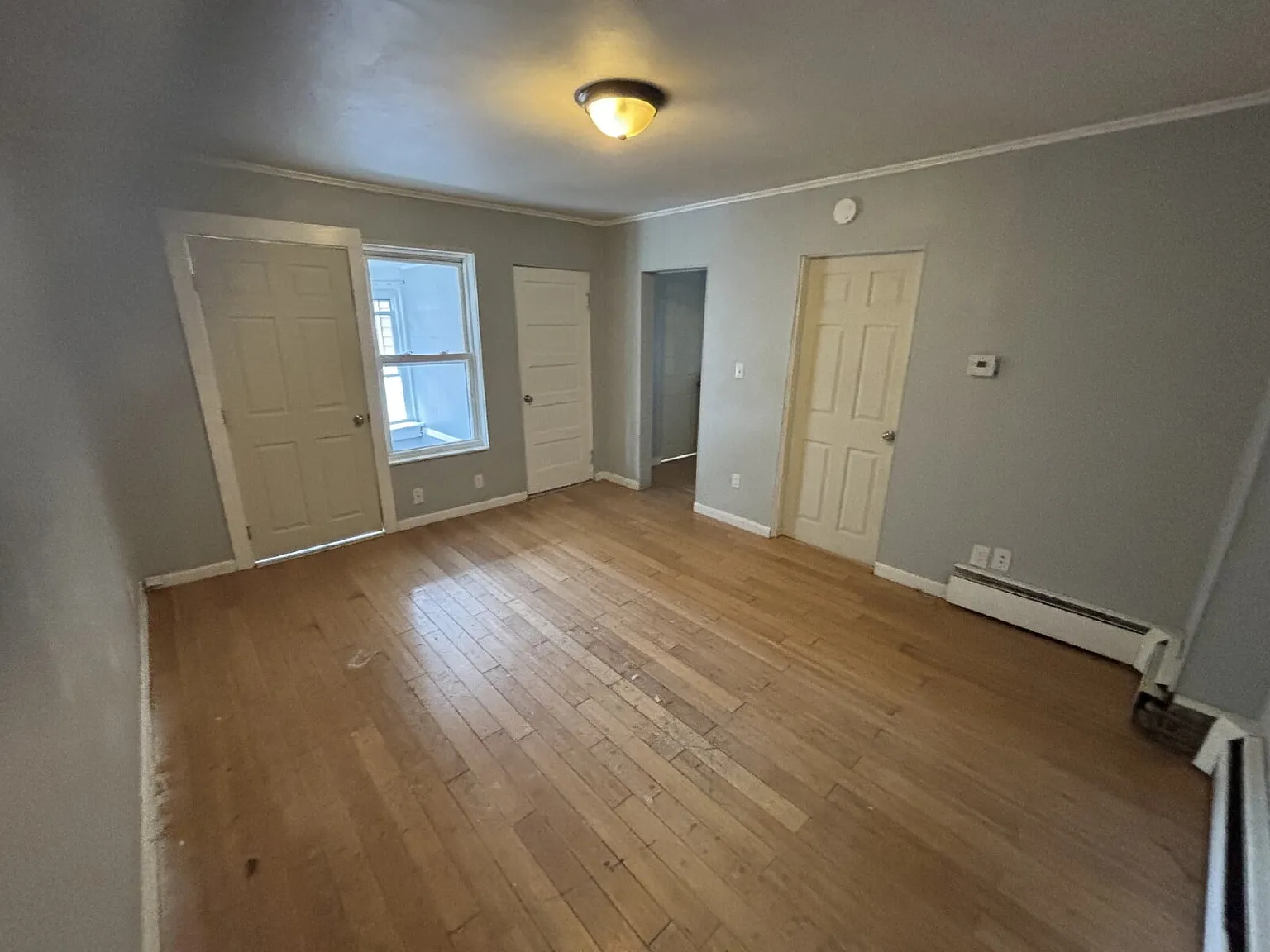 2 bed, 1.0 bath, 1050 sqft, $1,400 — Photo 2