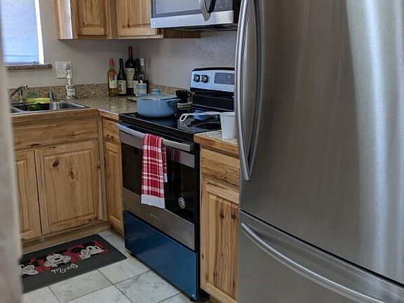 4th image of 3435 SE Auburn Way S #48