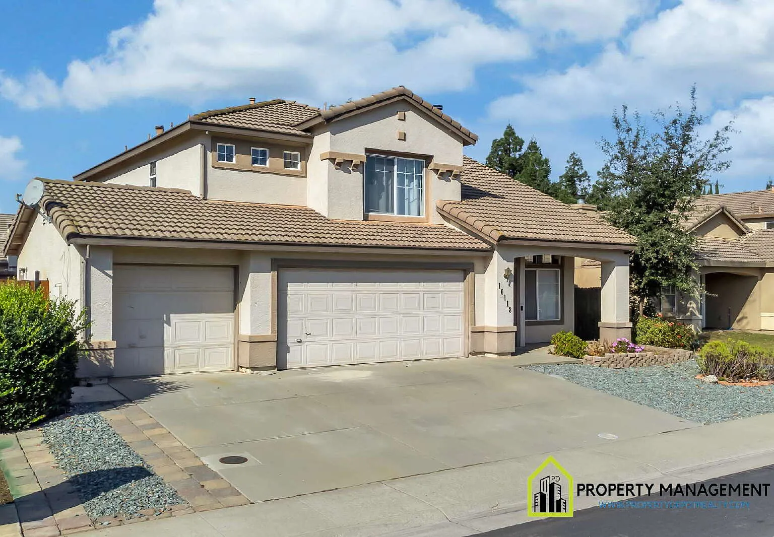 5 bed, 3.0 bath, 2002 sqft, $3,300 — Photo 2