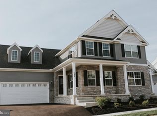 1235 Hershey Ln, Lancaster, PA 17601