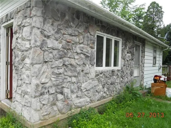 1906 Glendale Ave, Erie, PA 16510