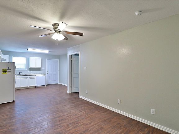 5th image of 218 College Dr #B