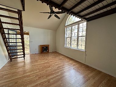 4th image of 422 Laurel Ridge Rd