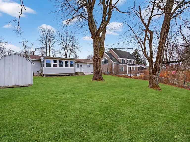 18 Cardinal Dr — Photo 14