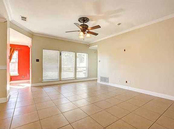 Living Room/Doning Room