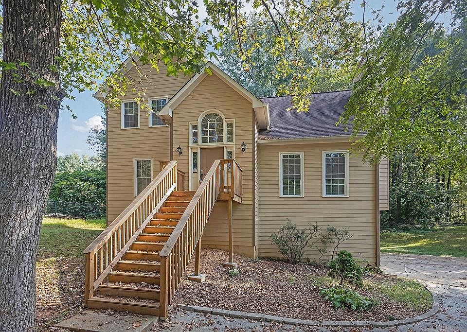 1st image of 32 Sharon Pl