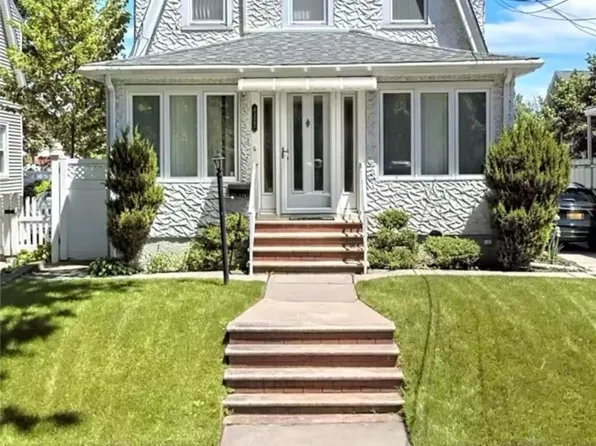 4327 171st St, Flushing, NY 11358