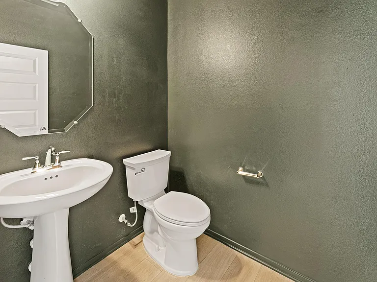 310 Rimrock Ct — Photo 27